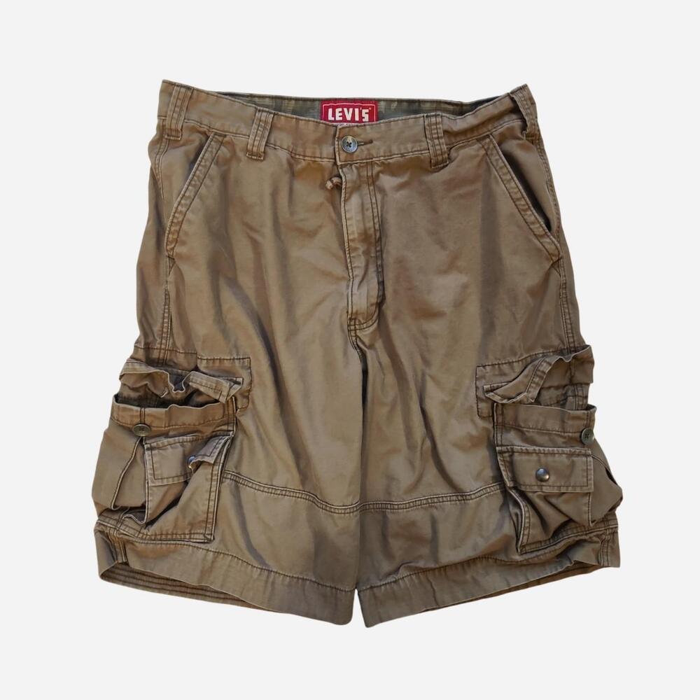 2000s Levi's baggy cargo shorts